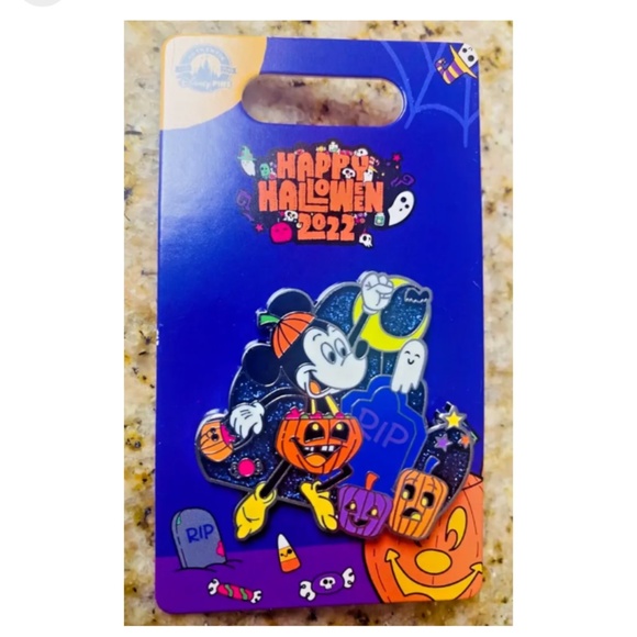 NEW Disney Parks Happy Halloween Minnie Mouse Pumpkin Costume Trading Pin 2022 - Picture 1 of 3